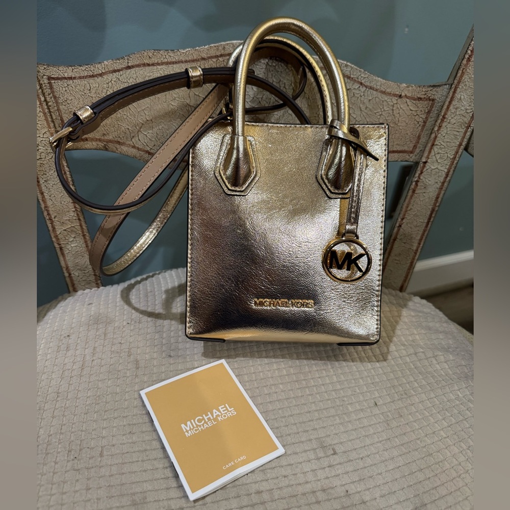 Michael Kors Mercer Extra Small Crossbody Purse Shoulder Handbag metallic Gold